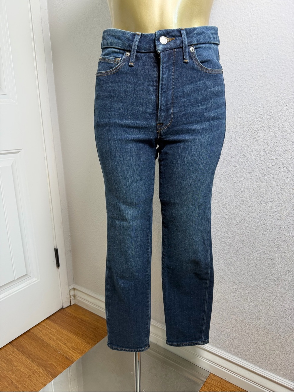 Good American HIGH-RISE SLIM-STRAIGHT
28" INSEAM 00/24